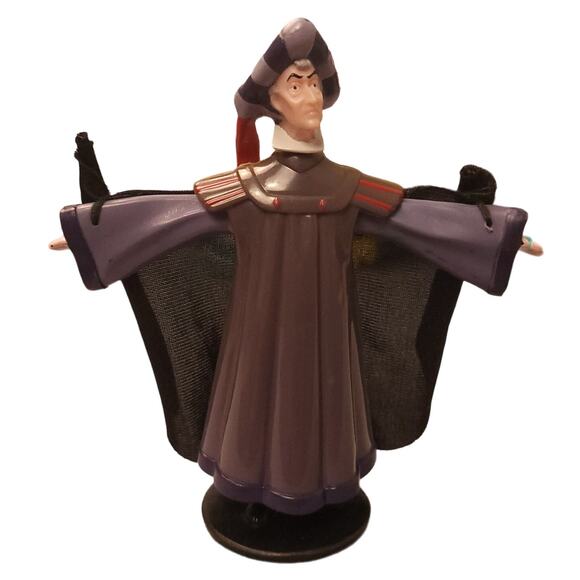 Vintage 1996 Frollo 5" Burger King EUROPE Action Figure Hunchback Of Notre Dame - Picture 1 of 3